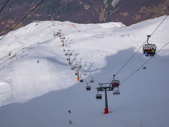 Skipisten von Bormio in der Wintersaison Ski slopes of Bormio in winter season Copyright: imageBROKER NicolaxColombo ibxiqx11285117.jpg