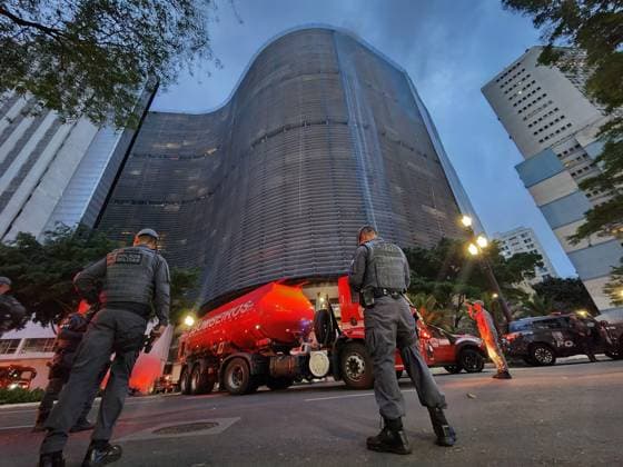 News Themen der Woche KW40 News Bilder des Tages RECORD DATE NOT STATED Fire hits Copan Building in Sao Paulo. SAO PAULO (SP), 10 03 2024- FIRE BUILDING COPAN- Fire hits Copan Building, a historic building located on Avenida Ipiranga in downtown Sao Paulo. The Fire Department mobilized teams to control a fire that would have started on one of the floors of the building, on the afternoon of this Thursday, October 3, 2024. (Foto: Leco Viana Thenews2 imago images) Fire hits Copan Building in Sao Paulo.  Copyright: xLecoxVianax