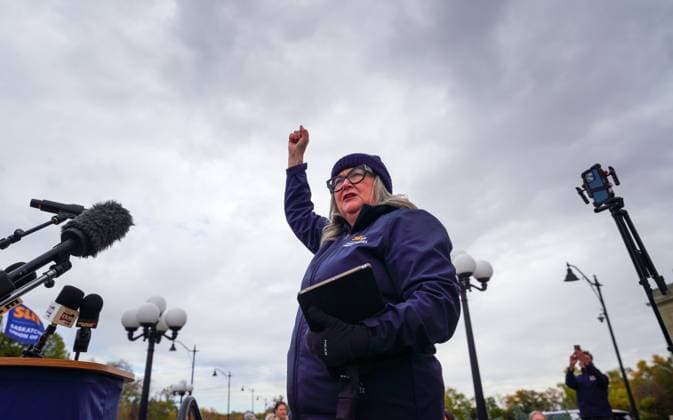 October 3, 2024, Regina, Sk, Canada: Saskatchewan Union of Nurses president Tracy Zambory speaks during a rally organized by Saskatchewan Union of Nurses outside of the Saskatchewan Legislative Building in Regina, on Thursday, October 3, 2024. Regina Canada  - ZUMAc35_ 20241003_zaf_c35_094 Copyright: xHeywoodxYux