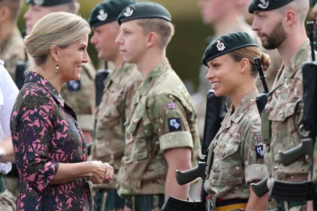 Bilder des Jahres 2024, Entertainment 10 Oktober Entertainment Themen der Woche KW40 Entertainment Bilder des Tages . 04 10 2024. Bulford , United Kingdom. Sophie, Duchess of Edinburgh at a homecoming parade for the 5th Battalion, The Rifles, at Picton Barracks in Bulford, United Kingdom.  xStephenxLockx xi-Imagesx IIM-25520-0027