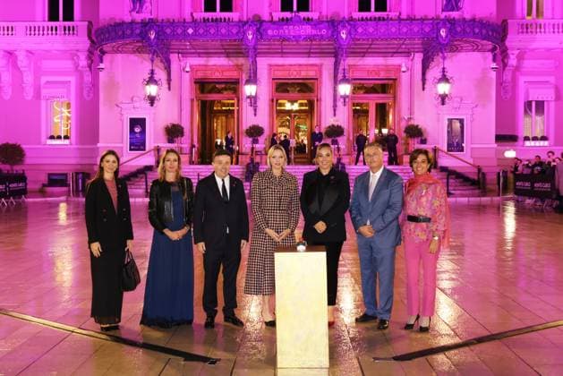 Entertainment Themen der Woche KW40 Monaco, October 4, 2024 Place du Casino Founded in 2011, Pink Ribbon Monaco is the first association in the region to celebrate Breast Cancer Awareness Month and light up buildings in pink It is also the only association in the Principality dedicated solely to this cause Led by its founder and president Natasha Frost Savio Knight of the Order of Saint Charles , Pink Ribbon Monaco strives to promote early detection and awareness by organizing events throughout the year S A S Princess Charlène of Monaco welcomed by Stéphane Valéri Pdt of SBM and Natasha Frost Savio Pink Ribon JC VINAJ NO TABLOÏD 310038 2024 10 04 MONACO  Copyright: xJean-CharlesxVinajx xStarfacex STAR_310038_014