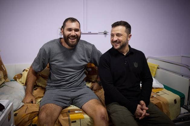 News Themen der Woche KW40 Visite de travail du président ukrainien Volodymyr Zelensky dans la région de Soumy Visite de travail du président ukrainien Volodymyr Zelensky dans la région de Soumy, Ukraine, le 4 octobre 2024 Ukraine Presidency via Bestimage Working trip of the President of Ukraine to Sumy region, Ukraine, on October 4, 2024 Ukraine  Copyright: xUkrainexPresidencyxviaxBestimagexUkrainexPresidencyxviaxBestimagex