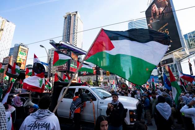 October 5, 2024, Toronto, On, Canada: People protest in support of Palestine in Toronto on Saturday, October 5, 2024. Toronto Canada  - ZUMAc35_ 20241005_zaf_c35_093 Copyright: xArlynxMcadoreyx