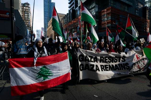 October 5, 2024, Toronto, On, Canada: People protest in support of Palestine in Toronto on Saturday, October 5, 2024. Toronto Canada  - ZUMAc35_ 20241005_zaf_c35_110 Copyright: xArlynxMcadoreyx