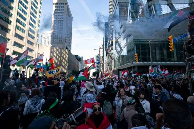October 5, 2024, Toronto, On, Canada: People protest in support of Palestine in Toronto on Saturday, October 5, 2024. Toronto Canada  - ZUMAc35_ 20241005_zaf_c35_111 Copyright: xArlynxMcadoreyx