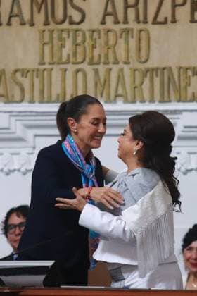 First female MexicoÃ¢â‚¬â ¢s President Claudia Sheinbaum Pardo congratulates to incoming Mexico City Head of Government Clara Brugada Molina during the swearing-in ceremony at the Congress of Mexico City. on October 5, 2024 in Mexico City, Mexico. Mexico City Mexico - ZUMAe321 20241005_zia_e321_079 Copyright: xCarlosxSantiagox