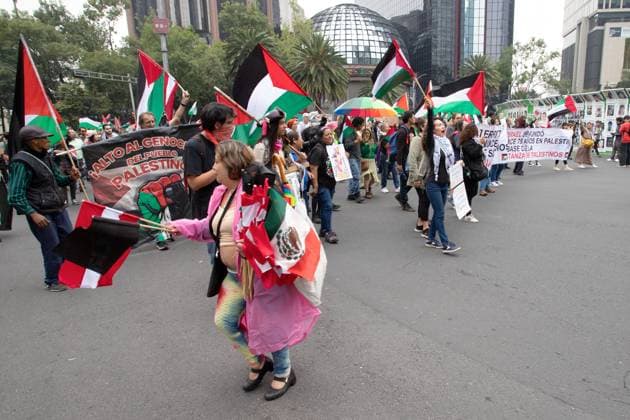 October 5, 2024, Mexico City, Mexico City, Mexico: Hundreds of pro-Palestinian supporters took to the streets of Mexico City to protest against the Israeli aggression a few days before the anniversary of the Hamas attack on Israelis. The march passed peacefully through the centre of the city. Mexico City Mexico - ZUMAl190 20241005_zip_l190_004 Copyright: xVaclavxLangx