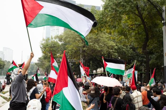October 5, 2024, Mexico City, Mexico City, Mexico: Hundreds of pro-Palestinian supporters took to the streets of Mexico City to protest against the Israeli aggression a few days before the anniversary of the Hamas attack on Israelis. The march passed peacefully through the centre of the city. Mexico City Mexico - ZUMAl190 20241005_zip_l190_005 Copyright: xVaclavxLangx