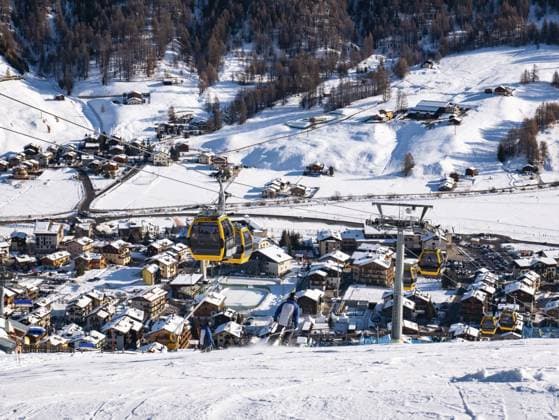 Skipisten von Livigno in der Wintersaison Ski slopes of Livigno in winter season Copyright: imageBROKER NicolaxColombo ibxiqx11285449.jpg