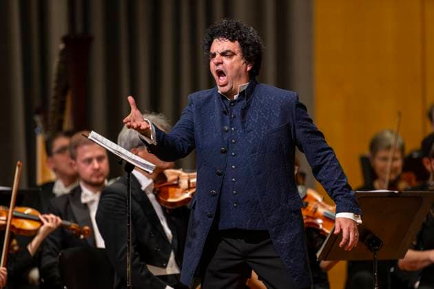 06 10 2024, International Classical Music Festival Festival of Nations 2024, concert in the Kurhaus with singer Rolando Villazon tenor , Guerassim Voronkov, conductor of the Baden Baden Philharmonic Orchestra 06 10 2024, Classical Music Festival Bad Wörishofen 06 10 2024, Classical Music Festival Bad Wörishofen