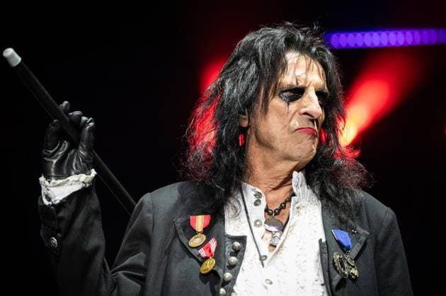 Entertainment Themen der Woche KW40 Konzert Alice Cooper ** NUR FÜR REDAKTIONELLE ZWECKE ** EDITORIAL USE ONLY **<p>Alice Cooper bei seinem Auftritt am Sonntag, 06. Oktober 2024 in der Rudolf Weber Arena in Oberhausen. Deutschland NRW Oberhausen Copyright: SocratesxTassos *** Concert Alice Cooper FOR EDITORIAL PURPOSES ONLY EDITORIAL USE ONLY p Alice Cooper during his performance on Sunday, October 06, 2024 at Rudolf Weber Arena in Oberhausen Germany NRW Oberhausen Copyright SocratesxTassos Copyright: SocratesxTassos doc7xhzsv16qlh33p9683 ,EDITORIAL USE ONLY