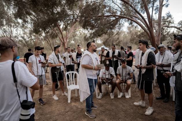 Israel, Trauer am Jahrestag des Terrorangriffs der Hamas auf dem Gelände des Nova Music Festivals Israel First Anniversary of October 7 Friends and family of the victims of the Nova music festival massacre gather at the site of the massacre in southern Israel one year after the tragedy. October 7, 2024. Reim Southern District Israel Copyright: xDimaxVazinovichx