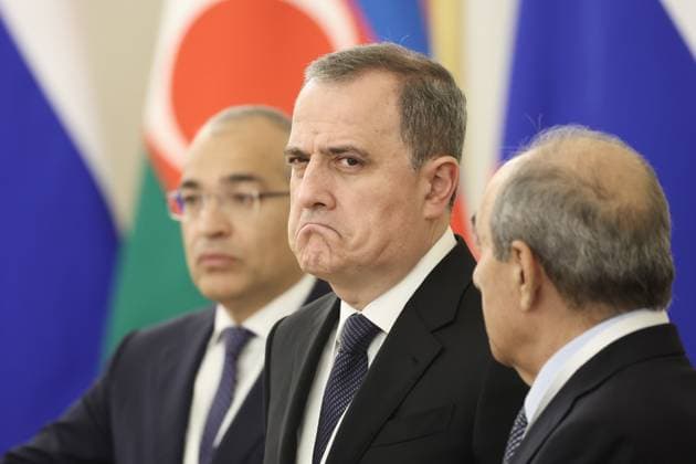 News Themen der Woche KW41 News Bilder des Tages Russland, GUS-Treffen in Moskau RUSSIA, MOSCOW - OCTOBER 8, 2024: Azerbaijan s Minister of Foreign Affairs Jeyhun Bayramov (C) is seen before a meeting at the 2024 CIS Leaders Summit at the Grand Kremlin Palace. Valery Sharifulin TASS  74797481