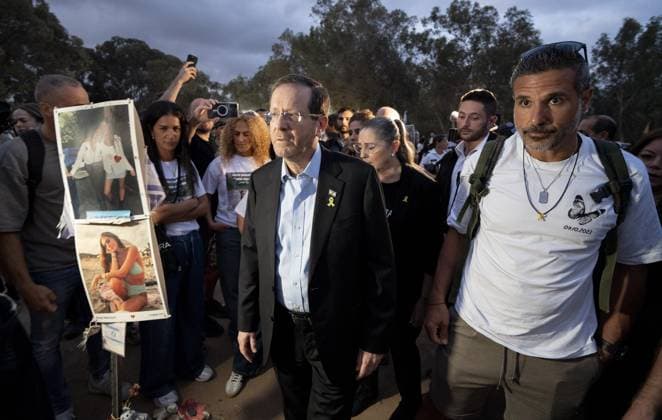 Anniversary of Hamas attack at Nova Music Festival October 7th anniversary memorial to mark the terror attacks by Hamas militants at the Nova Music festival in Kibbutz Reim, Israel...Families of the murdered gather in emotional scenes to pay their respect on the anniversary. Israeli President Isaac Herzog with the families 07.10.2024  Copyright: xDanxCharityx NINTCHDBPICT000938990119