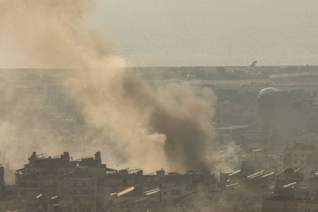 News Themen der Woche KW41 News Bilder des Tages - Beirut airport works despite bombs nearby - 08 10 2024 - Lebanon Beirut Beirut - Beirut airport operates despite the bombings affecting nearby suburbs.  SylvainxRostaingx xLexPictorium LePictorium_0298406