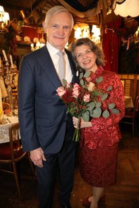 08 10 2024, Marchfelderhof Deutsch Wagram, Awarding of the Golden Johann Strauss 2024, traditional award ceremony by the Johann Strauss Society Vienna in the picture Thomas Schäfer Elmayer, Christine Zach, Awarding of the Golden Johann Strauss 2024