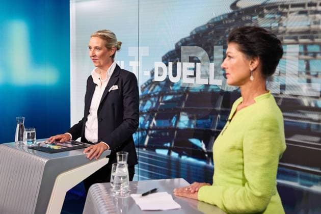 Bilder des Jahres 2024, News 10 Oktober News Themen der Woche KW41 News Bilder des Tages Berlin, Deutschland, 09.10.2024: Studio Welt-TV: TV-Duell zwischen den Chefinnen von AfD und BSW: Alice Weidel und Sahra Wagenknecht *** Berlin, Germany, 09 10 2024 Studio Welt TV TV duel between the leaders of AfD and BSW Alice Weidel and Sahra Wagenknecht Copyright: xdtsxNachrichtenagenturx dts_48236