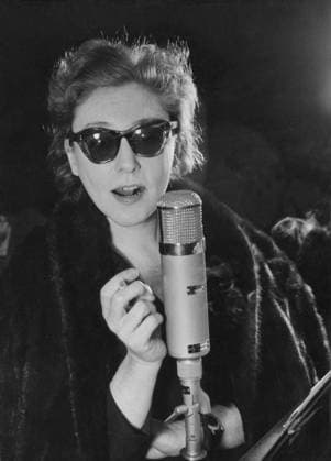 The singer Zarah Leander from the radio program Hemmaväll Anm. cd 236 Sunglasses persons: ZARAH LEANDER sites: STOCKHOLM; SWEDEN sp_sw x5600x *** The singer Zarah Leander from the radio program Hemmaväll Anm cd 236 Sunglasses persons ZARAH LEANDER sites STOCKHOLM SWEDEN sp sw x5600x  Copyright: xJARLxEKENRYDxJEx LEANDER, ZARAH