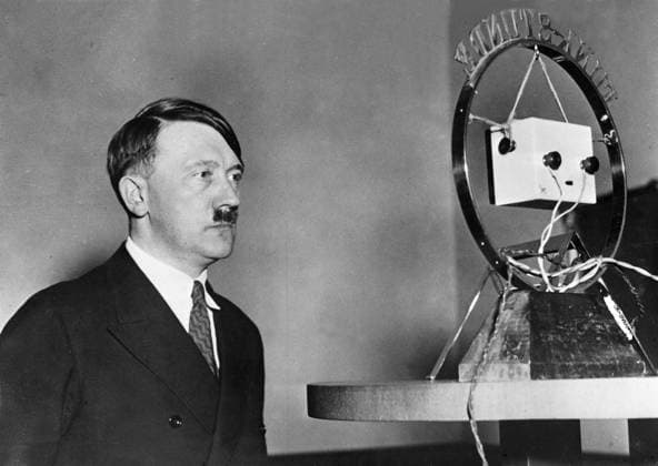 Without caption. Note. Chancellor Hitler s first speech on radio (2-2-33) persons: Adolf Hitler sites: GERMANY sp_sw x5600x *** Without caption Note Chancellor Hitler s first speech on radio 2 2 33 persons Adolf Hitler sites GERMANY sp sw x5600x  Copyright: xXxXxXx HITLER SPEAKS ON THE RADIO