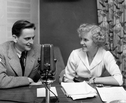 Orig. caption... UPCOMING CONVERSATION - ASIAN YOUTH Olof Palme, Birgitta Larsson Photo Jan Holmberg on 17 6 55 persons: BIRGITTA LARSSON;OLOF PALME sites: SWEDEN sp_sw x5600x *** Orig caption UPCOMING CONVERSATION ASIAN YOUTH Olof Palme, Birgitta Larsson Photo Jan Holmberg on 17 6 55 persons BIRGITTA LARSSON OLOF PALME sites SWEDEN sp sw x5600x  Copyright: xXxXxXx PALME, OLOF