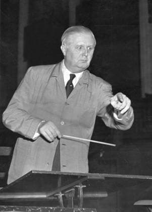 Orig. caption... Fritz Busch, guest conductor April 1951 Note. F. Busch, 1890-1951, German conductor Sticks Photo report Photo series Point See also BBB835 Publ in RiR 27 55, 38 81 persons: FRITZ BUSCH sites: GERMANY*;STOCKHOLM;SWEDINER sp_sw x5600x *** Orig caption Fritz Busch, guest conductor April 1951 Note F Busch, 1890 1951, German conductor Sticks Photo report Photo series Point See also BBB835 Publ in RiR 27 55, 38 81 persons FRITZ BUSCH sites GERMANY STOCKHOLM SWEDINER sp sw x5600x  Copyright: xSÖRENxHOFFMANxSHx FRITZ BUSCH