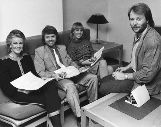 FILE 19821212 Members of the Swedish pop group Abba, From left, Anni-Frid Lyngstad, Bjorn Ulvaeus, Agnetha Faltskog and Benny Andersson after they recived the news paper ExpressenÂ s music award Spelmannen STOCKHOLM SWEDEN ttexport x192x *** FILE 19821212 Members of the Swedish pop group Abba, From left, Anni Frid Lyngstad, Bjorn Ulvaeus, Agnetha Faltskog and Benny Andersson after they recived the news paper ExpressenÂ s music award Spelmannen STOCKHOLM SWEDEN ttexport x192x  Copyright: xStaffanxAlmquistx xTTx x ABBA-BJORN ULVAEUS