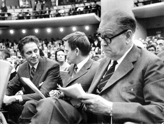 Stockholm 1969-09-07 Partisekreterare Sten Andersson, utbildningsminister Olof Palme och statsminister Tage Erlander vid Socialdemokraternas storradslag Stockholm Sverige x12014x *** Stockholm 1969 09 07 Party Secretary Sten Andersson, Education Minister Olof Palme and Prime Minister Tage Erlander at the Social Democratic Partys major rally Stockholm Sweden x12014x  Copyright: xLennartxNygren SvD TTx STORRADSLAG (S)