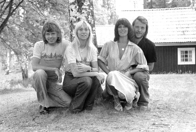 ABBA, Bjorn Ulvaeus, Agnetha Faltskog, Anni-Frid Lyngstad and Benny Andersson, at Bjorneborg s Folkpark in Degerfors, Sweden, on June 26, 1975, during their Swedish tour. Degerfors SWEDEN ttexport x2x *** ABBA, Bjorn Ulvaeus, Agnetha Faltskog, Anni Frid Lyngstad and Benny Andersson, at Bjorneborg s Folkpark in Degerfors, Sweden, on June 26, 1975, during their Swedish tour Degerfors SWEDEN ttexport x2x  Copyright: xStaffanxAlmquist Expressen TTx ABBA 1975
