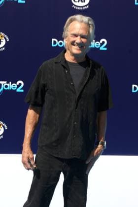 USA - Dolphin Tale 2 Prmiere - Los Angeles LOS ANGELES - SEP 7: Kris Kristofferson at the Dolphin Tale 2 Prmiere at Village Theater on September 7, 2014 in Westwood, CA Westwood CA USA EDITORIAL USE ONLY Copyright: xx KathyxHutchinsx khphotos529013