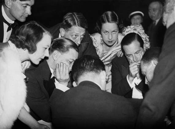 Orig. caption... INTERNATIONAL BRIDGE LEAGUE TOURNAMENT AT GROSVENOR HOUSE, PARK LANE, LONDON, W. THE ABOVE IS A FEDERATION OF BRIDGE LEAGUES OF NINE EUROPEAN COUNTRIES FOUNDED AT THE HAGUE IN JUNE, 1932. Photo shows: - Intense excitement and interest in the play. 5 31 33. Note Hand on chin Concentration Spectator CD518 sites: LONDON; GREAT BRITAIN sp_sw x5600x *** Orig caption INTERNATIONAL BRIDGE LEAGUE TOURNAMENT AT GROSVENOR HOUSE, PARK LANE, LONDON, W THE ABOVE IS A FEDERATION OF BRIDGE LEAGUES OF NINE EUROPEAN COUNTRIES FOUNDED AT THE HAGUE IN JUNE, 1932 Photo shows Intense excitement and interest in the play 5 31 33 Note Hand on chin Concentration Spectator CD518 sites LONDON GREAT BRITAIN sp sw x5600x  Copyright: xx BRIDGE PLAYER
