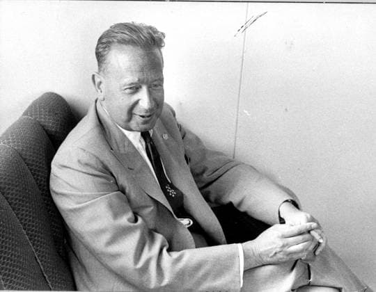 Dag Hammarskjöld 1905 1961 died in plane crash in Ndola, Zambia September 17, 1961 Hammarskjöld Dag UN Secretary General Portrait red 1959 c Gert Zaar Sydsvenskan IBL sp sw x2503x  Copyright: xGertxZaarx xSydsvenskanx xIBLxBildbyrax
