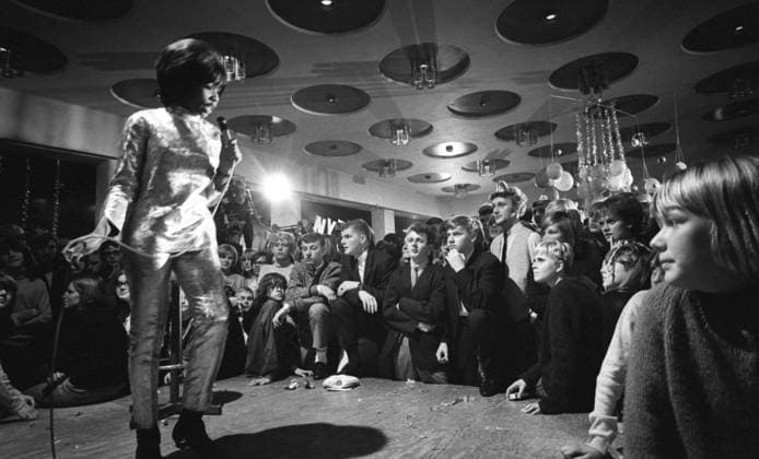 Reportage in RiR 1 65 p.12-13 and p.49 before program on New Year s Eve 1965 POP IN NATT Entertainment with artists from Folkets Hus in Västeras Producer: Kage Sigurth First broadcast 1965-12-31 Singer Thrangsel persons: MILLIE SMALL sites : JAMAICA*; SWEDEN; VÄSTERAS sp_sw x5600x *** Reportage in RiR 1 65 p 12 13 and p 49 before program on New Year s Eve 1965 POP IN NATT Entertainment with artists from Folkets Hus in Västeras Producer Kage Sigurth First broadcast 1965 12 31 Singer Thrangsel persons MILLIE SMALL sites JAMAICA SWEDEN VÄSTERAS sp sw x5600x  Copyright: xBERTILxS-SONxABERGxBAx MILLIE PERFORMS IN VÄSTERAS