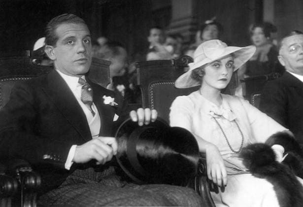 Orig. caption... LE MARRIAGE DU PRINCE MDIVANI WITH MISS HUTTON Le mariage du Prince Mdivani avec Miss Hutton hÃ ritiere des millions des Woolworth a Ã tÃ cÃ lÃ brÃ cet apres-midi Ã la mairie du XVI arrondissement. N.P.M. Les nouveaux epoux Ã coutent le discours du maire. Note Barbara Hutton, the million dollar baby, heiress to the Woolworth fortune, American socialite. The marriage to the Russian prince Mdivani was her first of seven. Civil marriage See also BBA618 and BBA620 CD191 persons: Barbara Hutton ;Alexis Mdivani sites: USA* ;RUSSIA* ;FRANCE ;PARIS sp_sw x5600x *** Orig caption THE MARRIAGE OF PRINCE MDIVANI WITH MISS HUTTON The marriage of Prince Mdivani to Miss Hutton heiress to the Woolworth millions was celebrated this  Copyright: xXxXxXx BARBARA HUTTON GET MARRIED