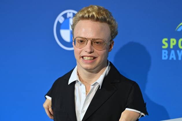 Josia Topf,Para swimmer, single image,cropped single motif,portrait,portrait,portrait Bavarian Sports Award 2024 at BMW Welt, red carpet,red carpet on 12 10 2024