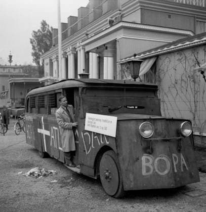Danska motstandsmän har utställning i Göteborg. Liseberg. Hemmagjord pansarvagn. November 1945. *** Local Caption *** GP GP x2524x *** Danish resistance fighters have exhibition in Gothenburg Liseberg Homemade armored car November 1945 Local Caption GP GP x2524x  Copyright: xKamerareportage TTx