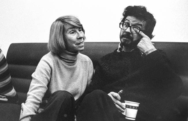 1973-09-25. Report for the CHRISTMAS CALENDAR: MOOMINDALEN TV program by Tove and Lars Jansson directed by Pi Lind and Ingegerd Lönnroth. First broadcast 1973-12-01. Here Tove Jansson, writer and artist, and Pi Lind, poking themselves in the eye are seen. Sweden x5600x *** 1973 09 25 Report for the CHRISTMAS CALENDAR MOOMINDALEN TV program by Tove and Lars Jansson directed by Pi Lind and Ingegerd Lönnroth First broadcast 1973 12 01 Here Tove Jansson, writer and artist, and Pi Lind, poking themselves in the eye are seen Sweden x5600x  Copyright: xBertilxS-sonxAberg SVTx JANSSON - LIND