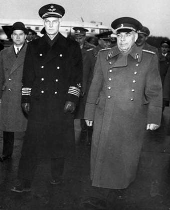 1958 11 Original caption Colonel Stig Wennerström receiving the Russian military delegation from Moskow in November 1958 Note Convicted of espionage in 1963 persons Stig Wennerström sites MOSCOW SOVIET UNION SWEDEN PhotoDate 1958 11 Sweden sp sw x5600x  Copyright: xXxXxXx STIG WENNERSTRÖM