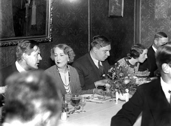 PHOTO DATE UNKNOWN The author Marika Stiernstedt (2nd from left) with Mr. Ronald Fangen (3rd from left), Mrs. Leck (4th from right) from Denmark and Emil Zilliacus (th) from Finland have dinner at Hotel Kronprinsen, organized by the Swedish Writers Association in connection with the Nordic Writers Council s annual meeting. Sweden sp_sw x5600x *** PHOTO DATE UNKNOWN The author Marika Stiernstedt 2nd from left with Mr Ronald Fangen 3rd from left , Mrs Leck 4th from right from Denmark and Emil Zilliacus th from Finland have dinner at Hotel Kronprinsen, organized by the Swedish Writers Association in connection with the Nordic Writers Council s annual meeting Sweden sp sw x5600x  Copyright: xTextx&xBilderx xSVTx x MARIKA STIERNSTEDT