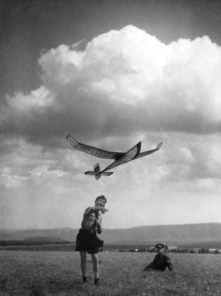 GERMANY 1934-05. Orig. caption... Jungfliegertreffen zum Reichs-Modellwettbewerb Pfingsten 1934 auf der Wasserkuppe, Rhön. Start unter Gewitterwolken. Germany x5600x *** GERMANY 1934 05 Orig caption Young pilots meeting for the Reichs Modellwettbewerb Whitsun 1934 on the Wasserkuppe, Rhön Start under thunderclouds Germany x5600x  Copyright: xRobertxSennecke SVTx 1934 MODEL AIRPLANE COMPETITION
