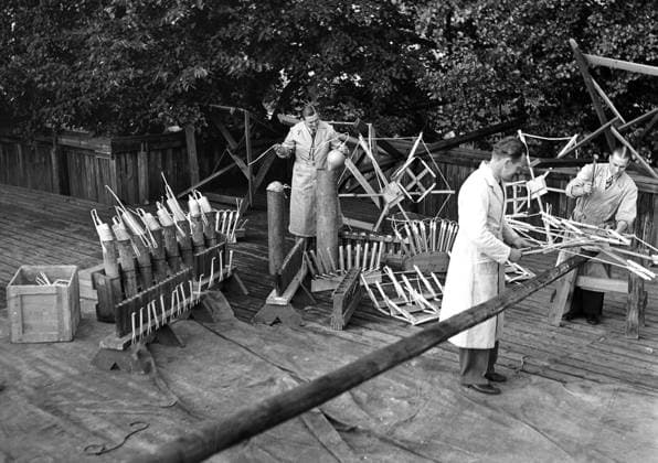 Göteborg september 1942 Raketuppskjutning pa Liseberg. Fyrverkeri. *** Local Caption *** GP KAMERAREPORTAGE x2524x *** Gothenburg September 1942 Rocket launch at Liseberg Fireworks Local Caption GP KAMERAREPORTAGE x2524x  Copyright: xKamerareportage TTx