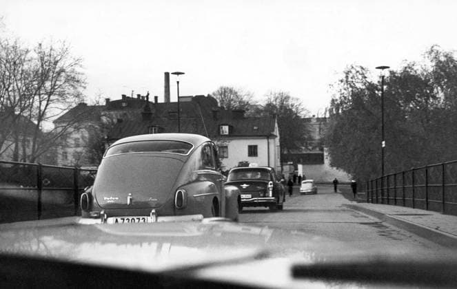 STOCKHOLM 1963 10 30 First contact with Langholmen The cab with Stig Wennerström and the four men from the security service were escorted during the trip from the hospital by a civilian spy police car Now they drive into the prison area over  Copyright: xRolandxJanson DN TTx SPIONERI