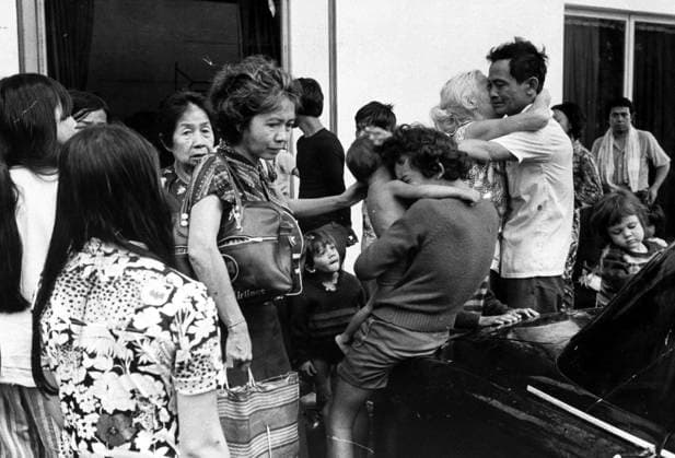 Phnom Penh 1975 05 09 Desperate, painful and unbearable scenes when all Cambodians who had sought refuge in the French embassy were ordered to leave Wives and children clung to their husbands and fathers CAMBODIA ttexport x53x  Copyright: xSven-ErikxSjöberg DN TTx CAMBODIA 1975