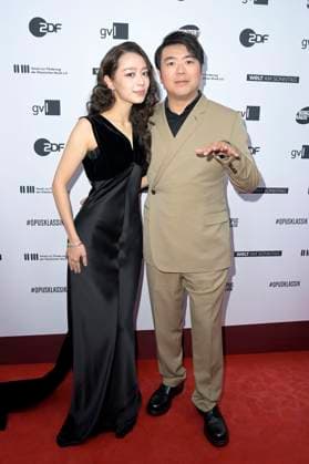 Gina Alice Redlinger and Lang Lang at the Opus Klassik 2024 award ceremony at the Konzerthaus am Gendarmenmarkt Berlin, 13 10 2024 Foto:xF.xKernx xFuturexImagex opus2024_4097