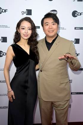 Gina Alice Redlinger and Lang Lang at the Opus Klassik 2024 award ceremony at the Konzerthaus am Gendarmenmarkt Berlin, 13 10 2024 Foto:xF.xKernx xFuturexImagex opus2024_4099