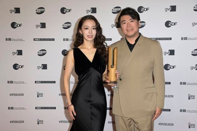 Gina Alice Redlinger and Lang Lang at the Opus Klassik 2024 award ceremony at the Konzerthaus am Gendarmenmarkt Berlin, 13 10 2024 Foto:xF.xKernx xFuturexImagex opus2024_4129