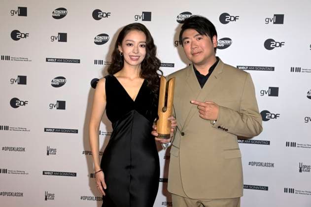 Gina Alice Redlinger and Lang Lang at the Opus Klassik 2024 award ceremony at the Konzerthaus am Gendarmenmarkt Berlin, 13 10 2024 Foto:xF.xKernx xFuturexImagex opus2024_4130