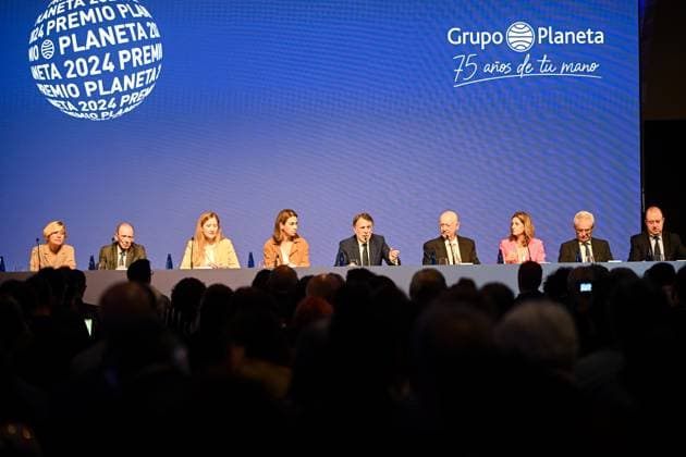 The Planeta Prize Jury holds a press conference one day before the 73rd edition of the award ceremony I D The director of Editorial Planeta and secretary of the voting Jury, Belén López, the philologist José Manuel Blecua, the writer Luz Gabás, the writer Carmen Posadas, the president of Grupo Planeta, José Creuheras, the writer Juan Eslava Galán, the Rector of the International University of Valencia, Eva Giner, and the writer Manuel Vázquez Montalbán d , during a press conference one day before the presentation of the 73rd edition of the Planeta Prize at La Llotja de Mar, on October 14, 2024, in Barcelona, Catalonia Spain Tomorrow the 73rd edition of the Planeta Prize, endowed with one million euros and 200,000 euros for the finalist, wi Copyright: xLorenaxSopênax 6274620