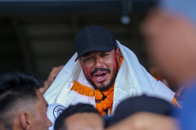 Record Holding Mountain Climbers Gets Rousing Welcome Upon Arrival Back Home Record-setting climber Nirmal Purja, also known as Nimsdai, arrives back in Kathmandu, Nepal, on October 14, 2024, after completing the summit of 14 peaks towering above 8,000 meters without oxygen. On May 7, 2022, climber Nims begins this campaign by summiting Kanchenjunga without using supplemental oxygen. On May 27 of the same year, he ascends Everest, followed by Lhotse on May 28, Makalu, Cho Oyu, Dhaulagiri, Annapurna, Manaslu, Nanga Parbat, Gasherbrum, Broad Peak, and finally Shishapangma. Out of the 14 tallest peaks, eight are located in Nepal, while the others are in Pakistan and China. Kathmandu Nepal  Copyright: xSubaasxShresthax originalFilename: shrestha-recordho241014_npP1p.jpg