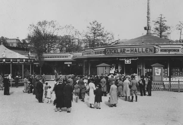 GÖTEBORG 1920-tal. Gycklar-Hallen pa Liseberg. *** Local Caption *** Krep Lisebergspärm 4 - pasiktsbild GÖTEBORG SVERIGE x2524x *** GÖTEBORG 1920s Gycklar Hallen pa Liseberg Local Caption Krep Lisebergspärm 4 pasiktsbild GÖTEBORG SVERIGE x2524x  Copyright: xKamerareportage TTx GYCKLARHALLEN