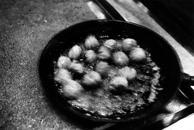 Meatballs on a frying pan c Per Lindström Sydsvenskan IBL Lund mat sp sw x2503x  Copyright: xPerxLindströmx xSydsvenskanx xIBLxBildbyrax